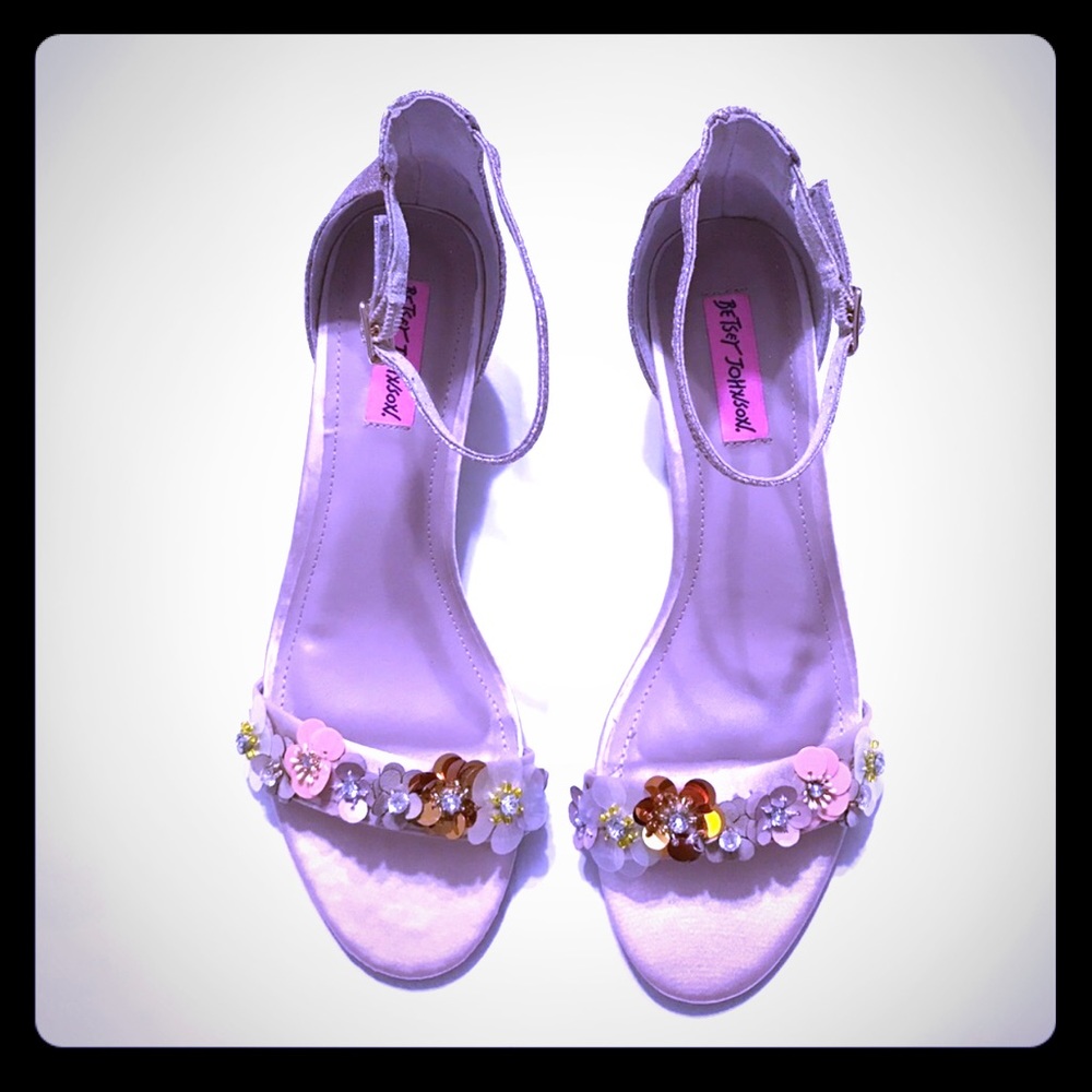🎈SALE 1 LEFT Rose Gold Floral Block Heels